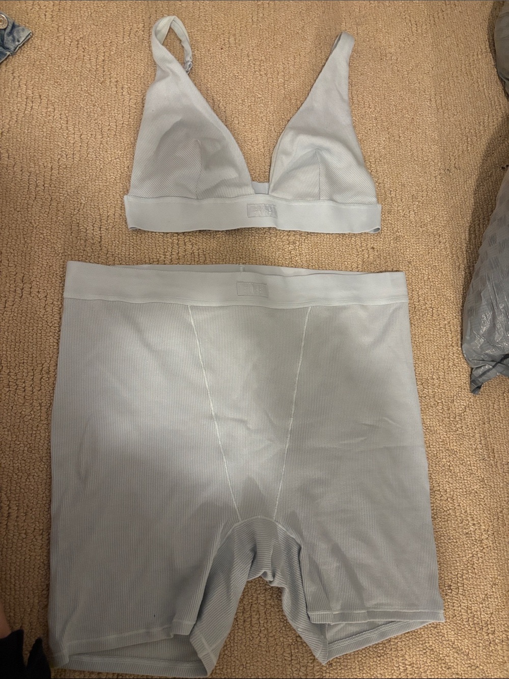 Skims matching soft ribbed bralette and boxer shorts - Picture 1 of 4